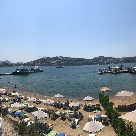 Tatil Evi Tilkicik Yali Daireleri Club Flipper Yalikavak Bodrum